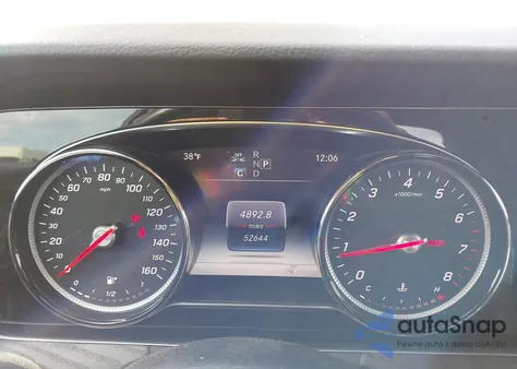 2018 Mercedes-Benz E 300 4Matic z USA, uszkodzony, nr VIN WDDZF4KB8JA444837